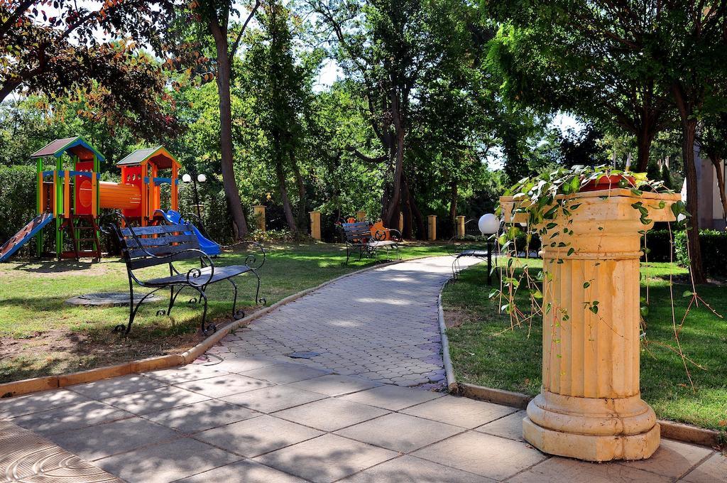 Aparthotel Paradise Park 3*