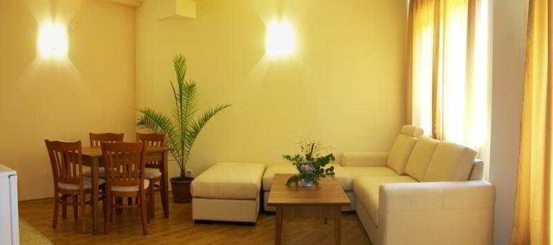 Paradise Park Aparthotel
