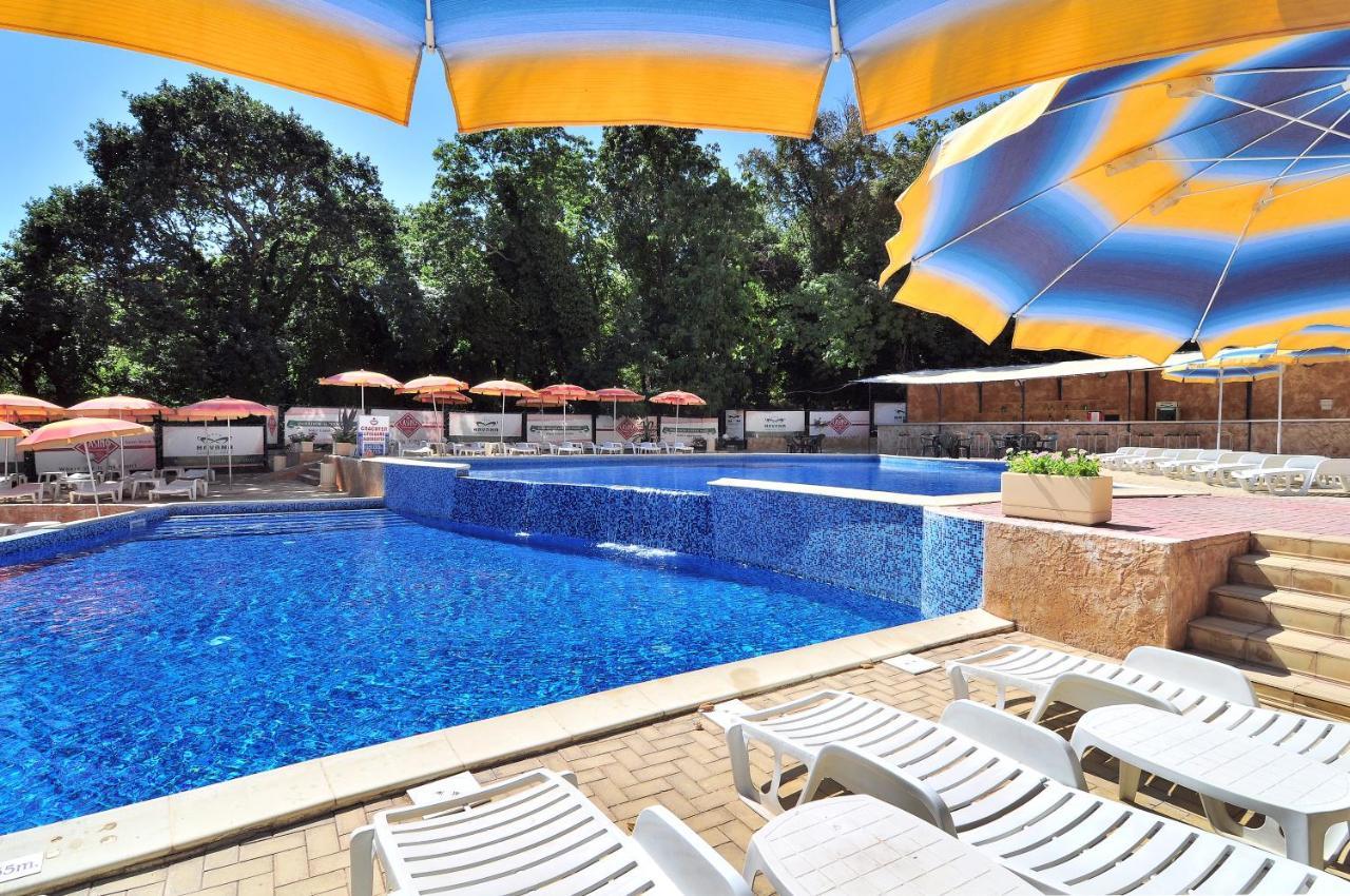 Paradise Park Aparthotel 3*