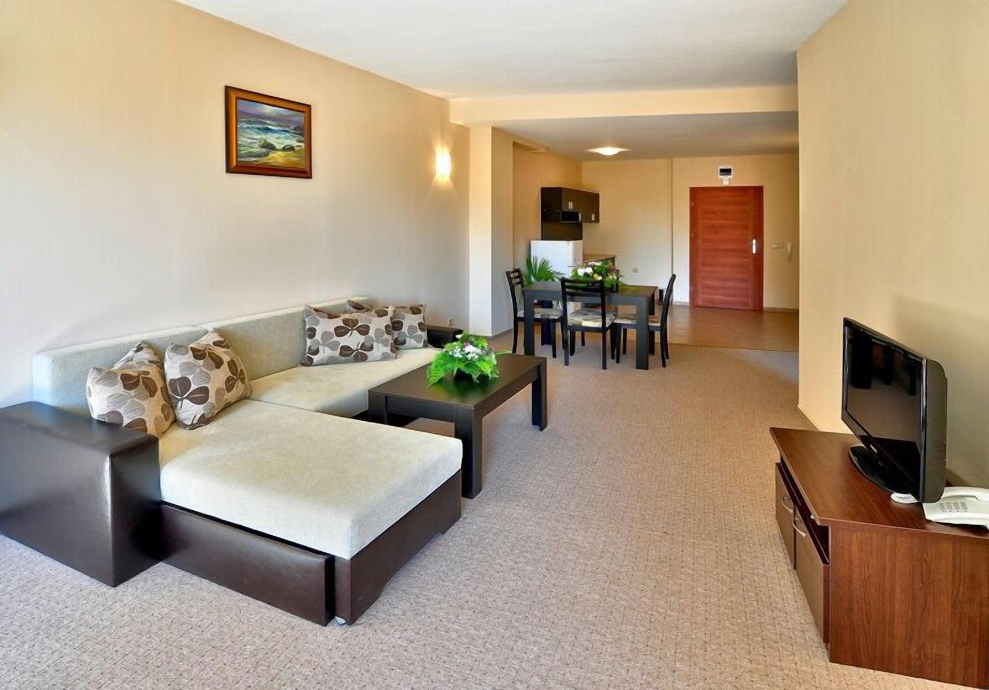 Paradise Park Aparthotel Golden Sands