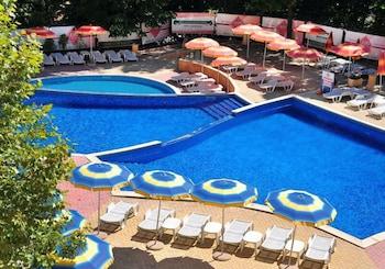 Paradise Park 3*
