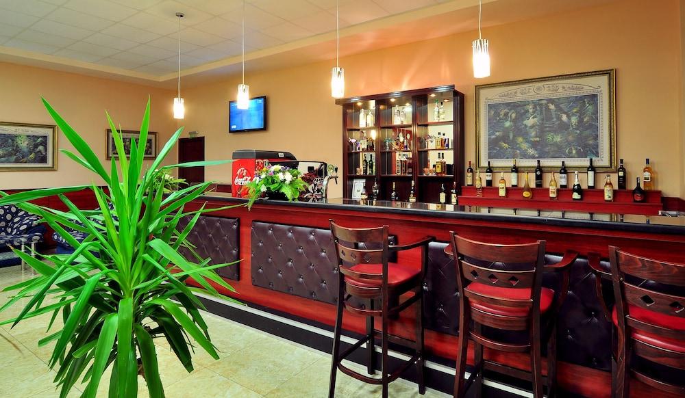 Paradise Park Aparthotel