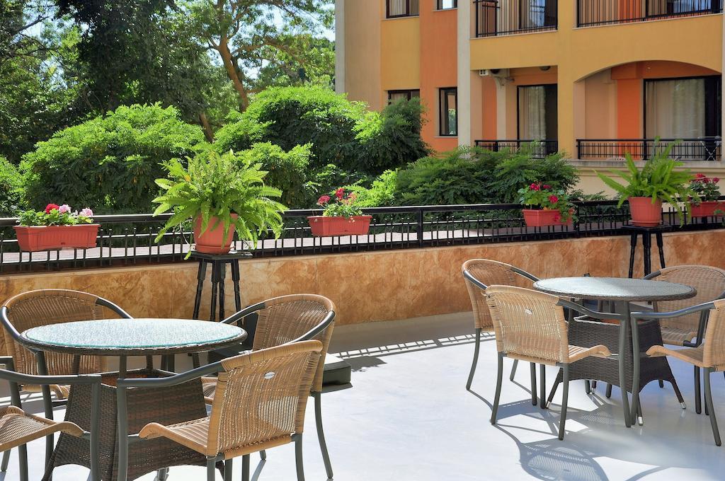 Paradise Park 3* Golden Sands